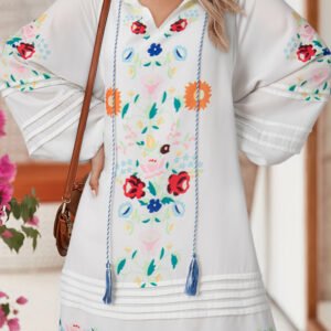 Vestido mini con estampado floral blanco, estilo bohemio
