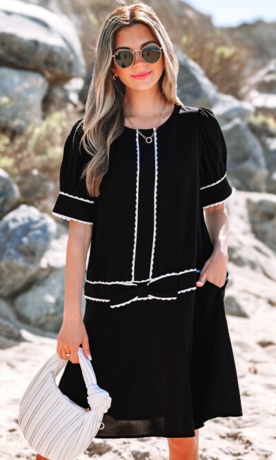 Vestido corto negro manga corta