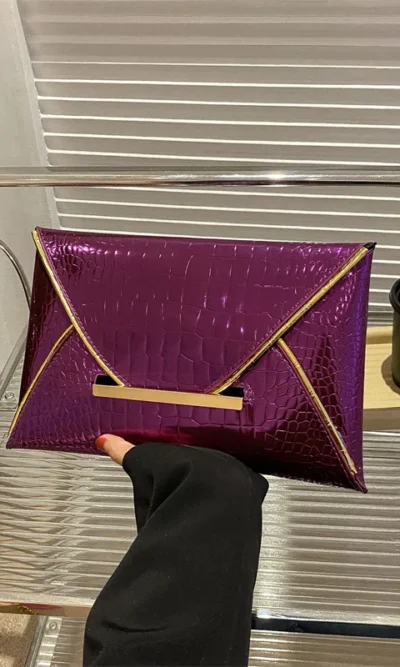 Carterón de Dama Piel Sintética Negro y Morado