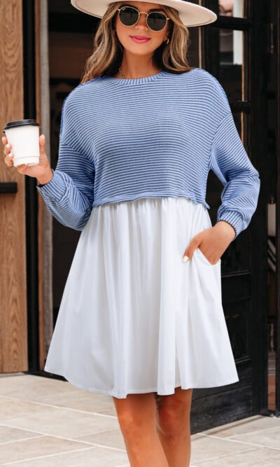 Vestido mini holgado de cintura alta con pliegues y patchwork de rayas azul cielo