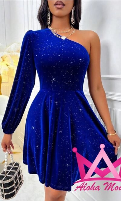 Vestido corto azul con estilo deslumbrante